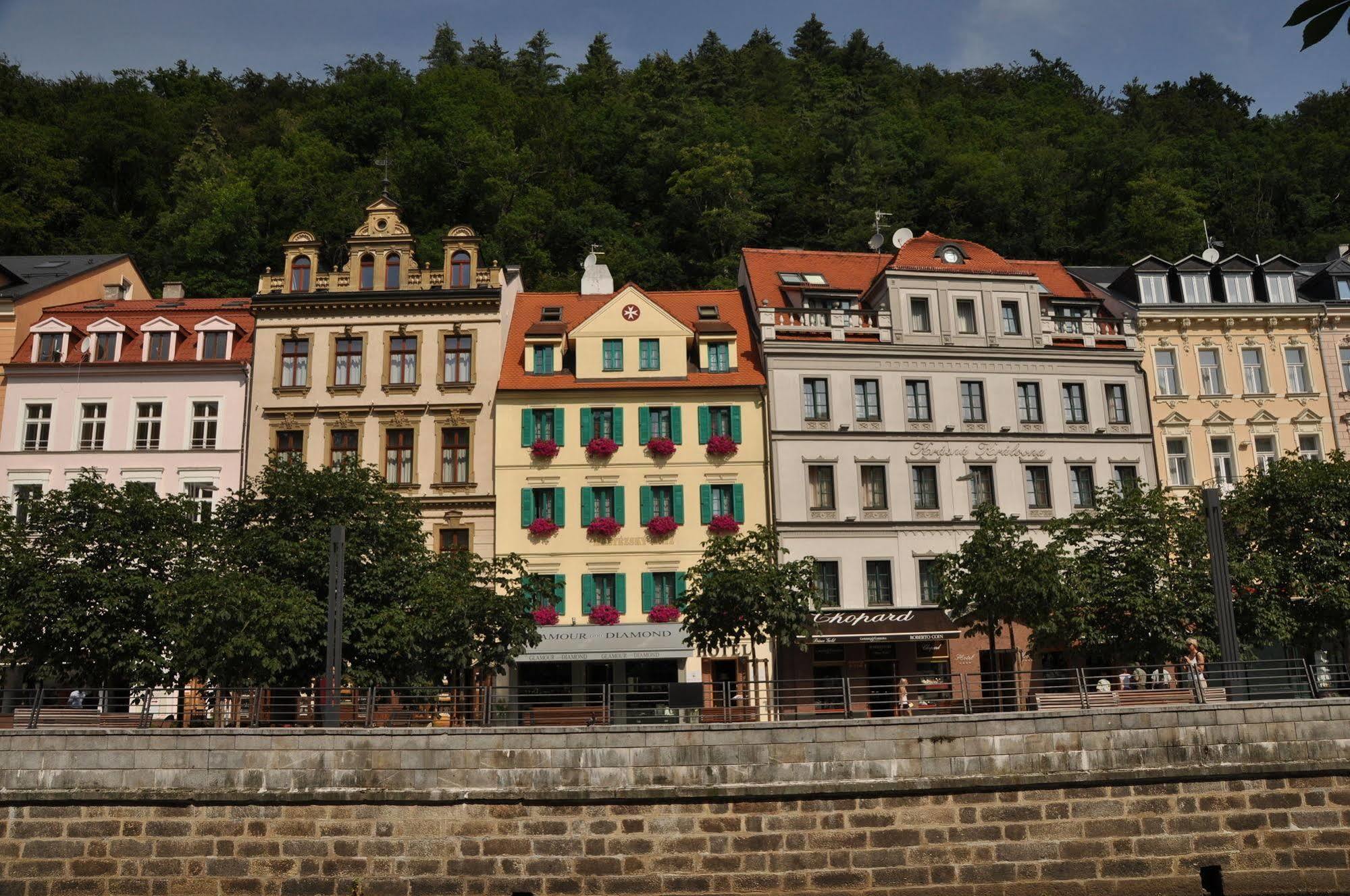 Hotel Maltezský Kříž KLV Exterior foto