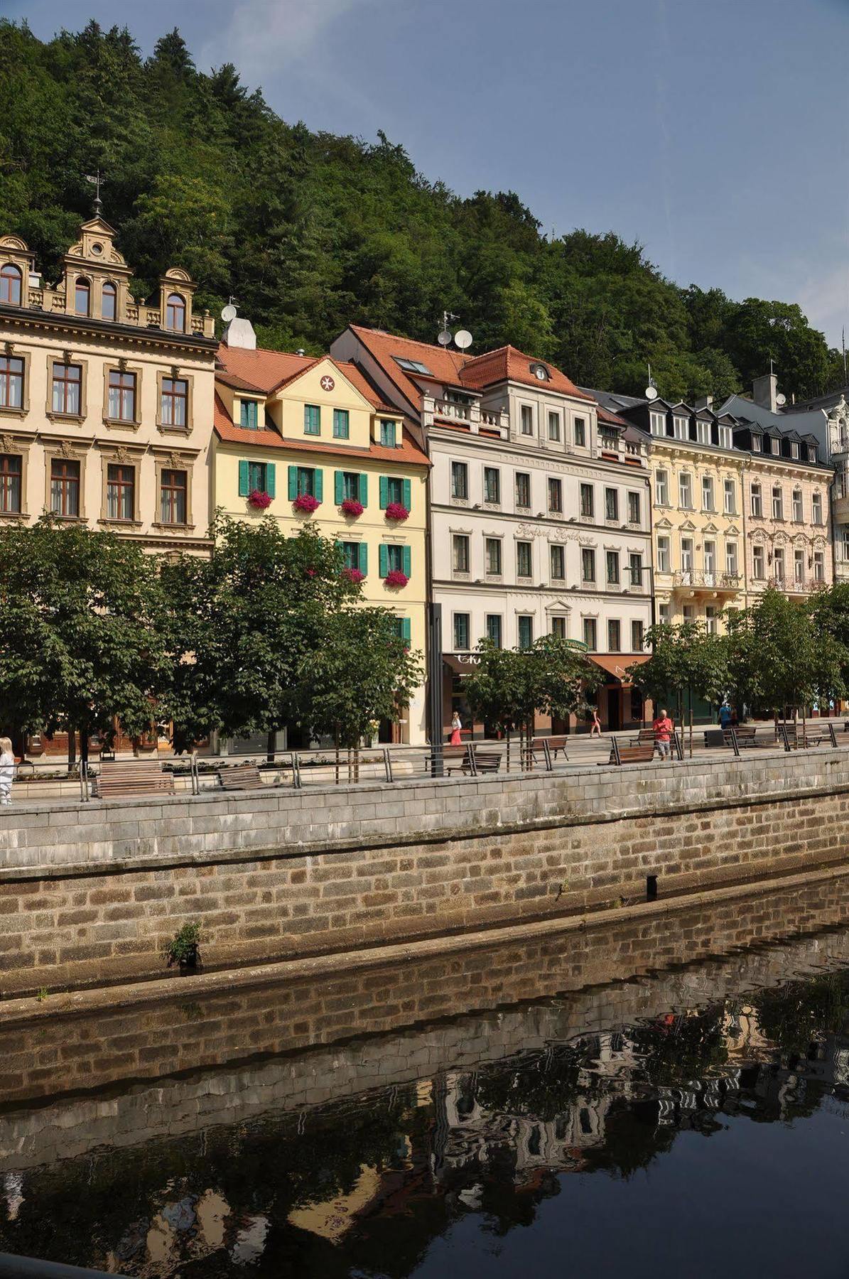 Hotel Maltezský Kříž KLV Exterior foto