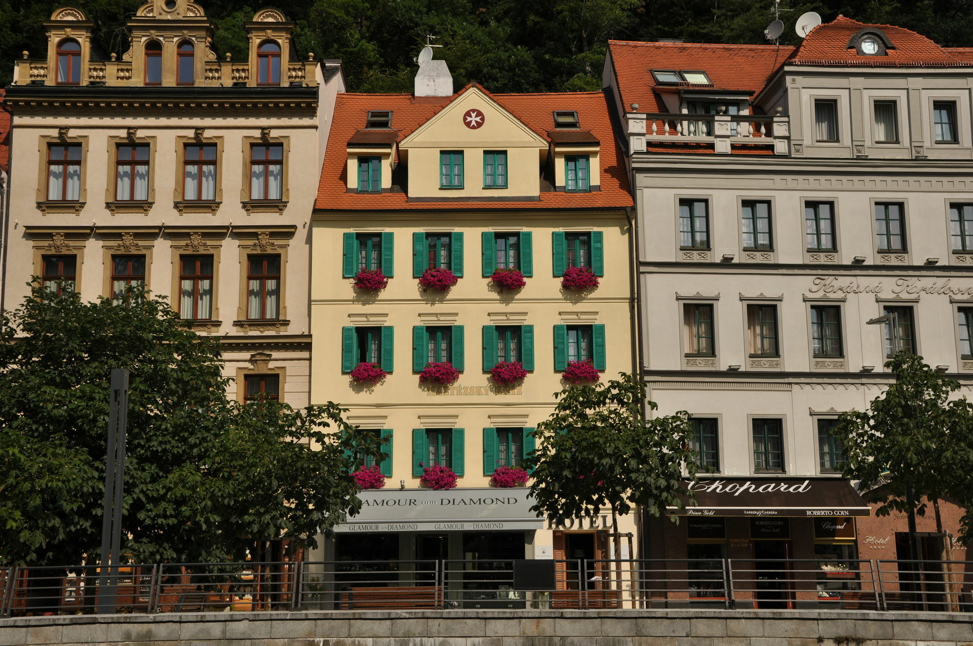 Hotel Maltezský Kříž KLV Exterior foto