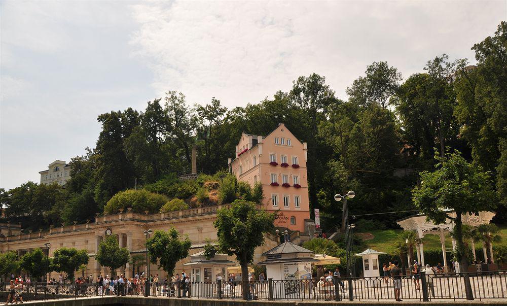 Hotel Maltezský Kříž KLV Exterior foto